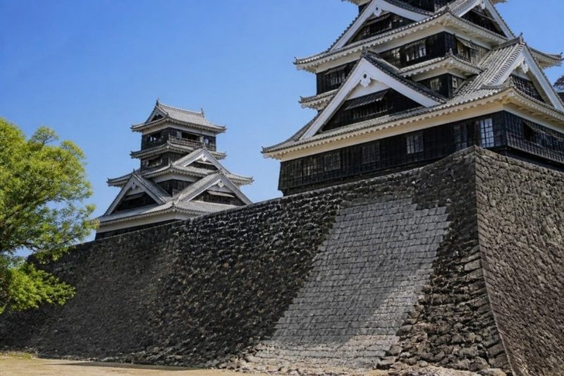 熊本城の石垣と天守