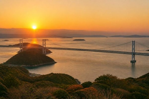 中国の瀬戸内海の夕日と橋
